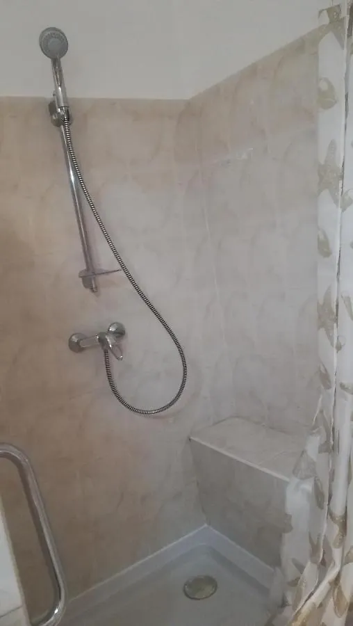 Appartement à 200 m des plages, parking privé Juan-les-Pins 0*,
